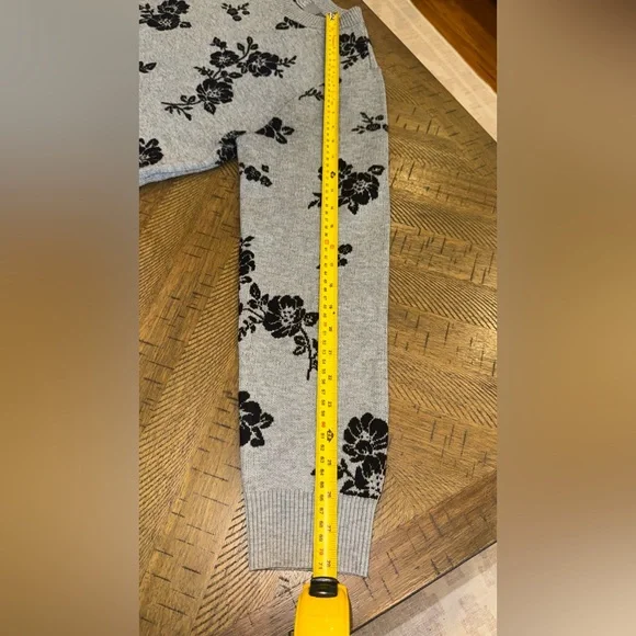 ◾ Black Floral Patterned Gray Sweater - size Large - Picture 15 of 16